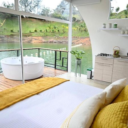 Casa Flotante La Trinidad Hotel Guatapé Екстериор снимка