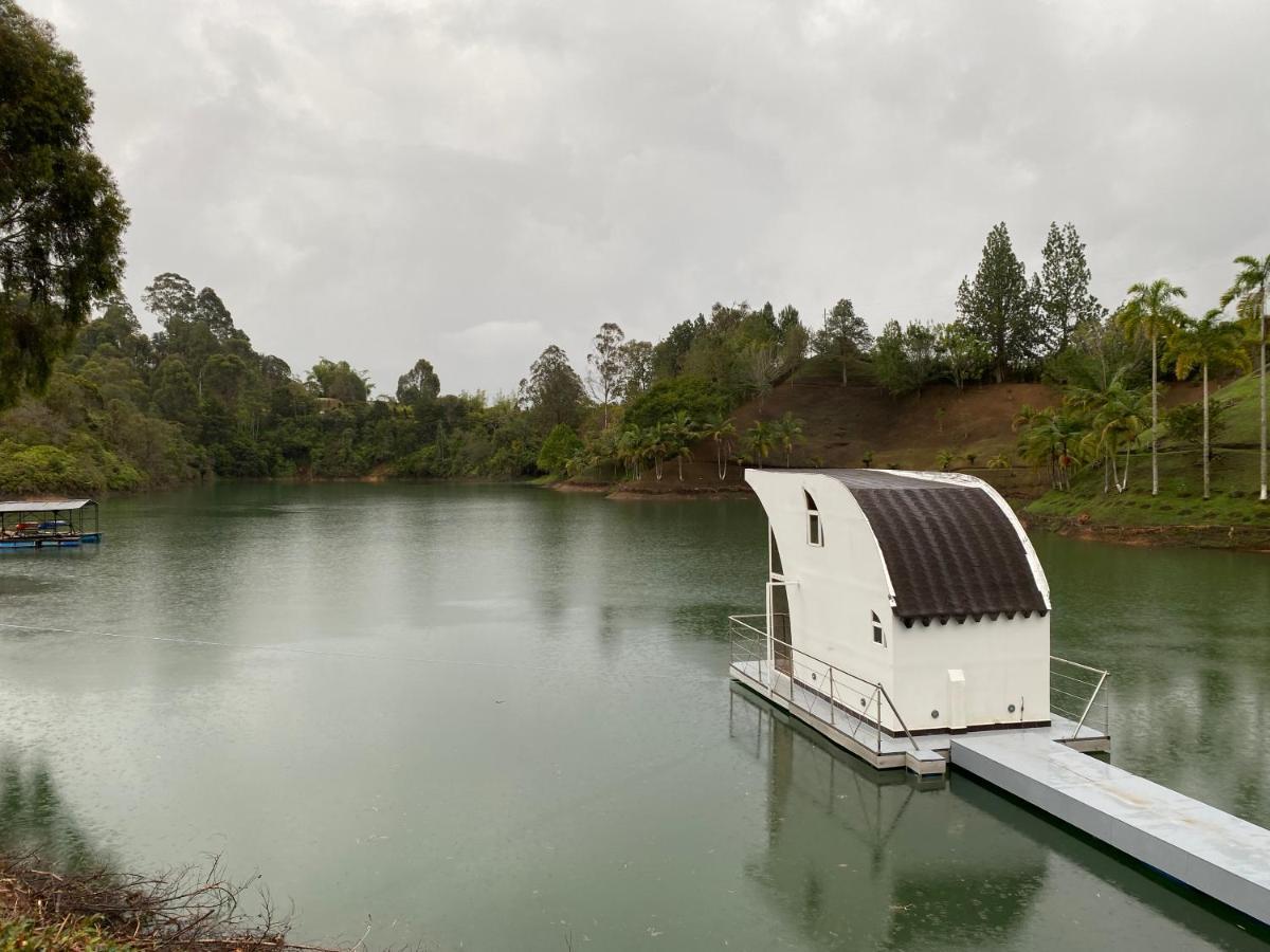 Casa Flotante La Trinidad Hotel Guatapé Екстериор снимка