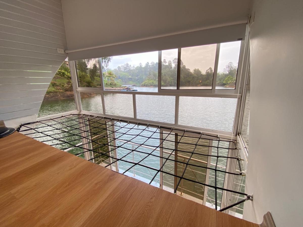 Casa Flotante La Trinidad Hotel Guatapé Екстериор снимка