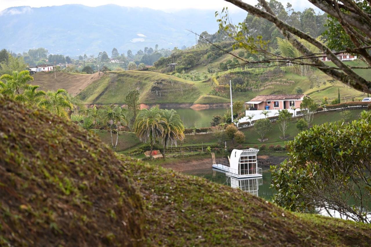 Casa Flotante La Trinidad Hotel Guatapé Екстериор снимка