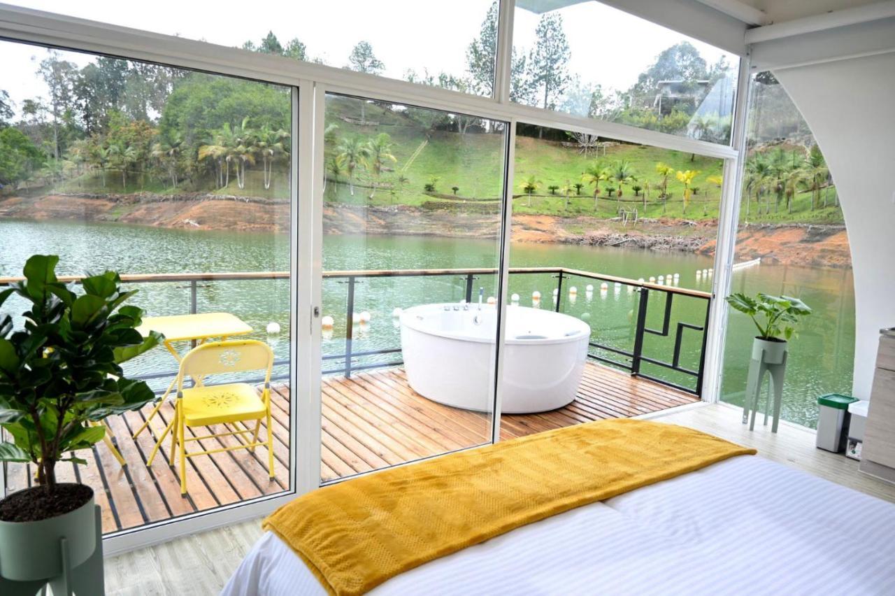 Casa Flotante La Trinidad Hotel Guatapé Екстериор снимка