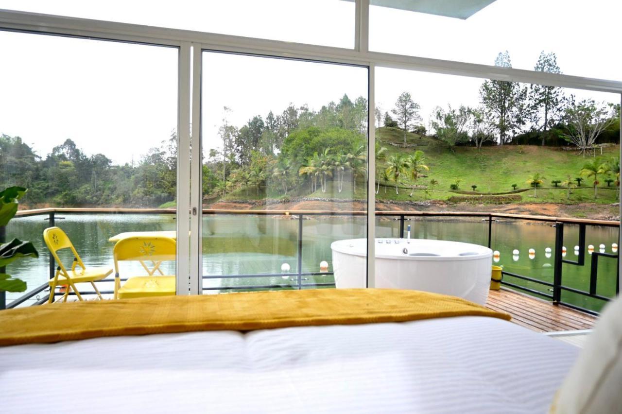 Casa Flotante La Trinidad Hotel Guatapé Екстериор снимка