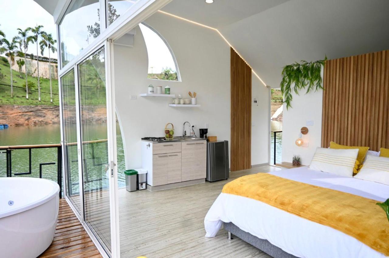 Casa Flotante La Trinidad Hotel Guatapé Екстериор снимка