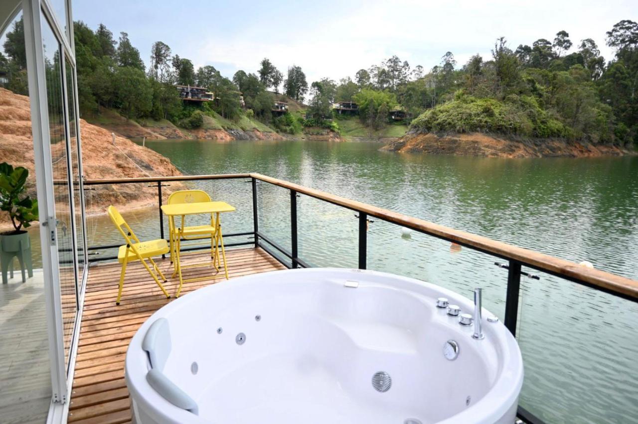 Casa Flotante La Trinidad Hotel Guatapé Екстериор снимка