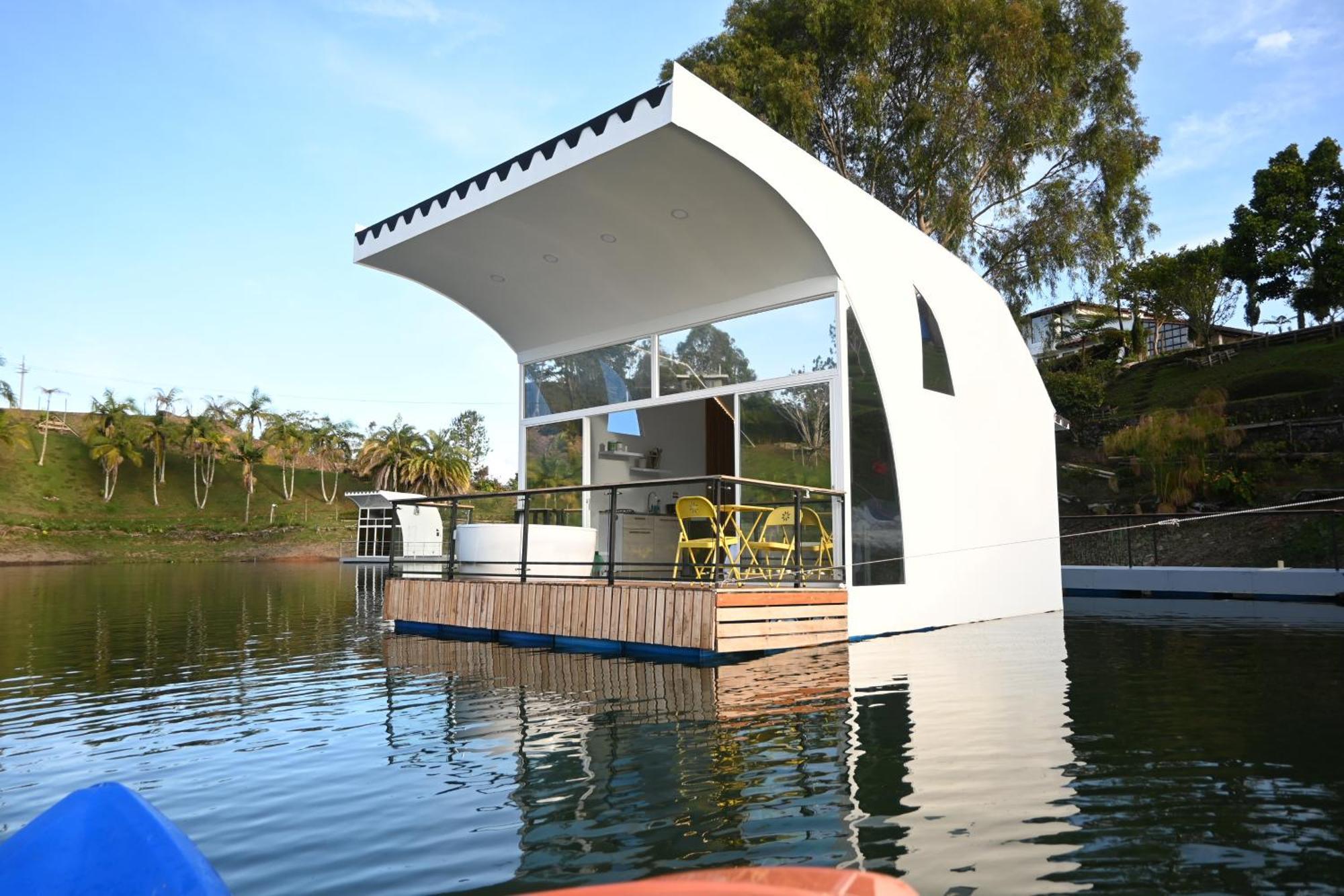 Casa Flotante La Trinidad Hotel Guatapé Екстериор снимка