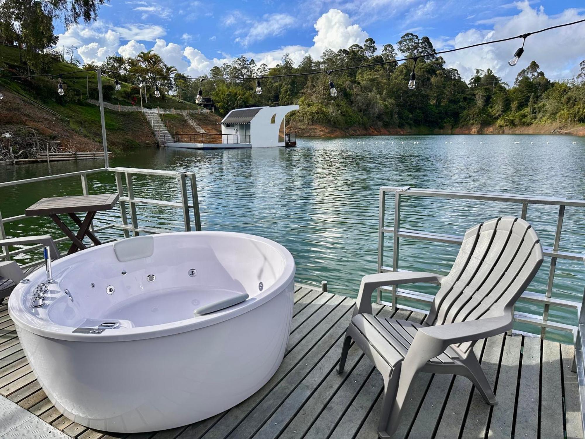 Casa Flotante La Trinidad Hotel Guatapé Екстериор снимка