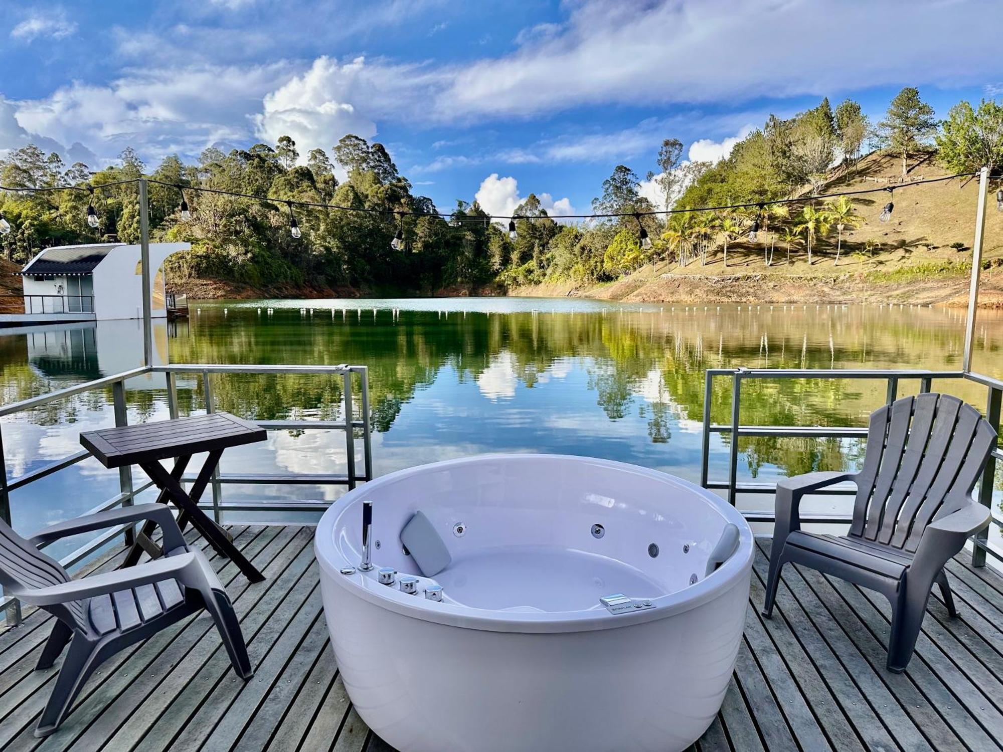 Casa Flotante La Trinidad Hotel Guatapé Екстериор снимка