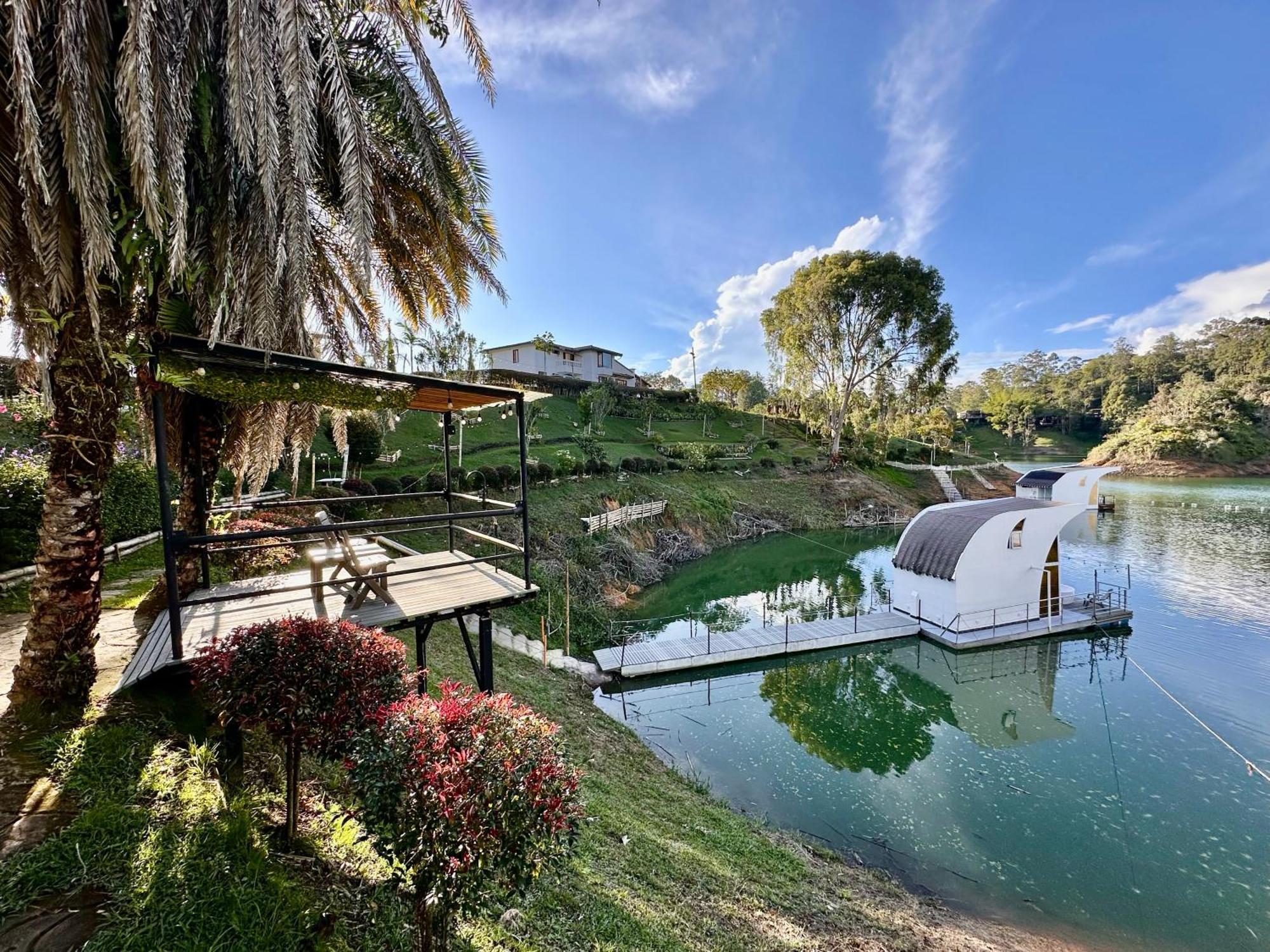 Casa Flotante La Trinidad Hotel Guatapé Екстериор снимка