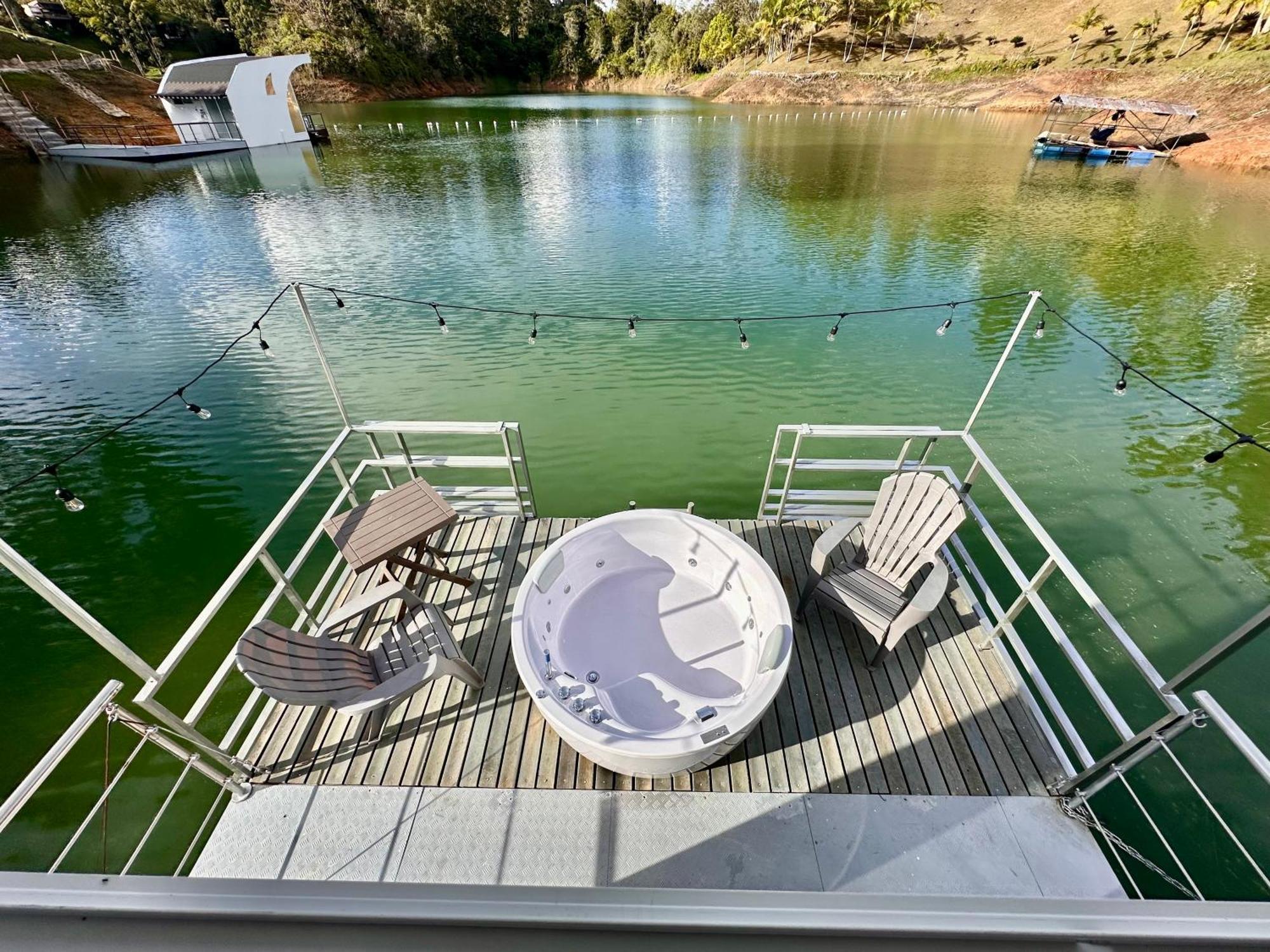 Casa Flotante La Trinidad Hotel Guatapé Екстериор снимка